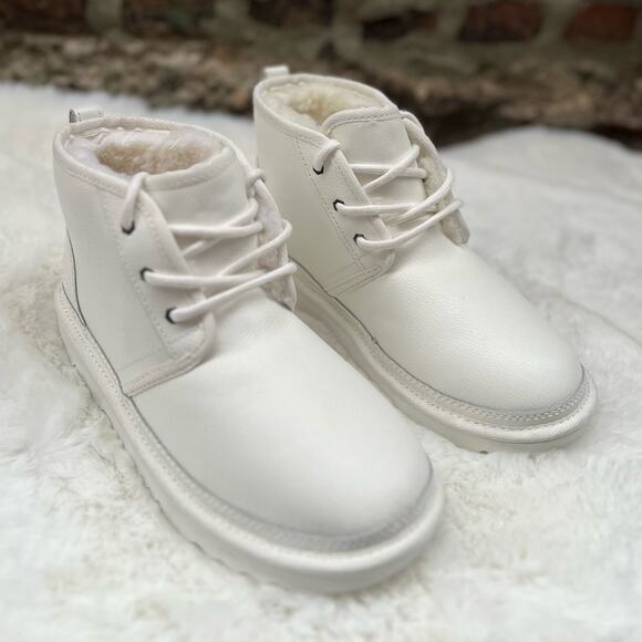 NEW Womens Size 5 UGG Neumel White Leather Lace Up Wool Boot Heritage Chukka - Picture 3 of 9
